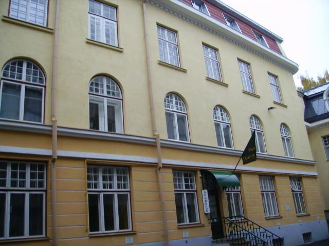 Roosikrantsi 10A, Tallinn Puidust akende ja uste restaureerimine