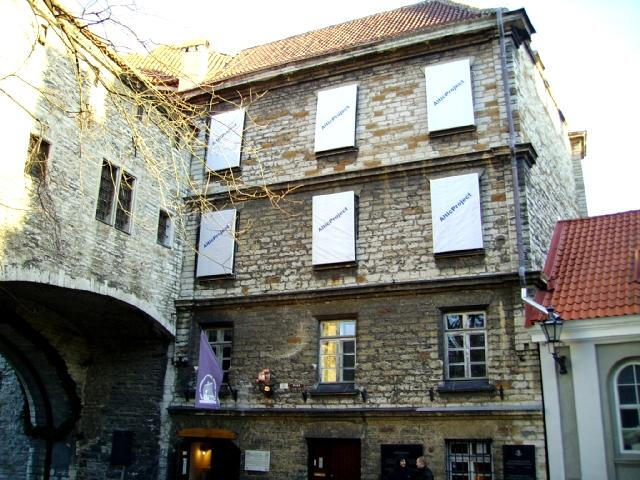 Avatäidete taastamine Puitakende renoveerimine